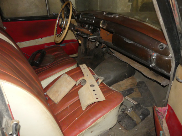 Voiture ancêtre Mercedes-Benz 220S Poton - Coche: foto 4 Voiture ancêtre Mercedes-Benz 220S Poton - Coche: foto 4