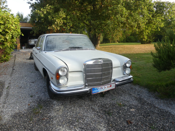 Voiture ancêtre Mercedes-Benz 280S (1972-72.399 km)( Vin: 10801610091315) - Coche: foto 2 Voiture ancêtre Mercedes-Benz 280S (1972-72.399 km)( Vin: 10801610091315) - Coche: foto 2