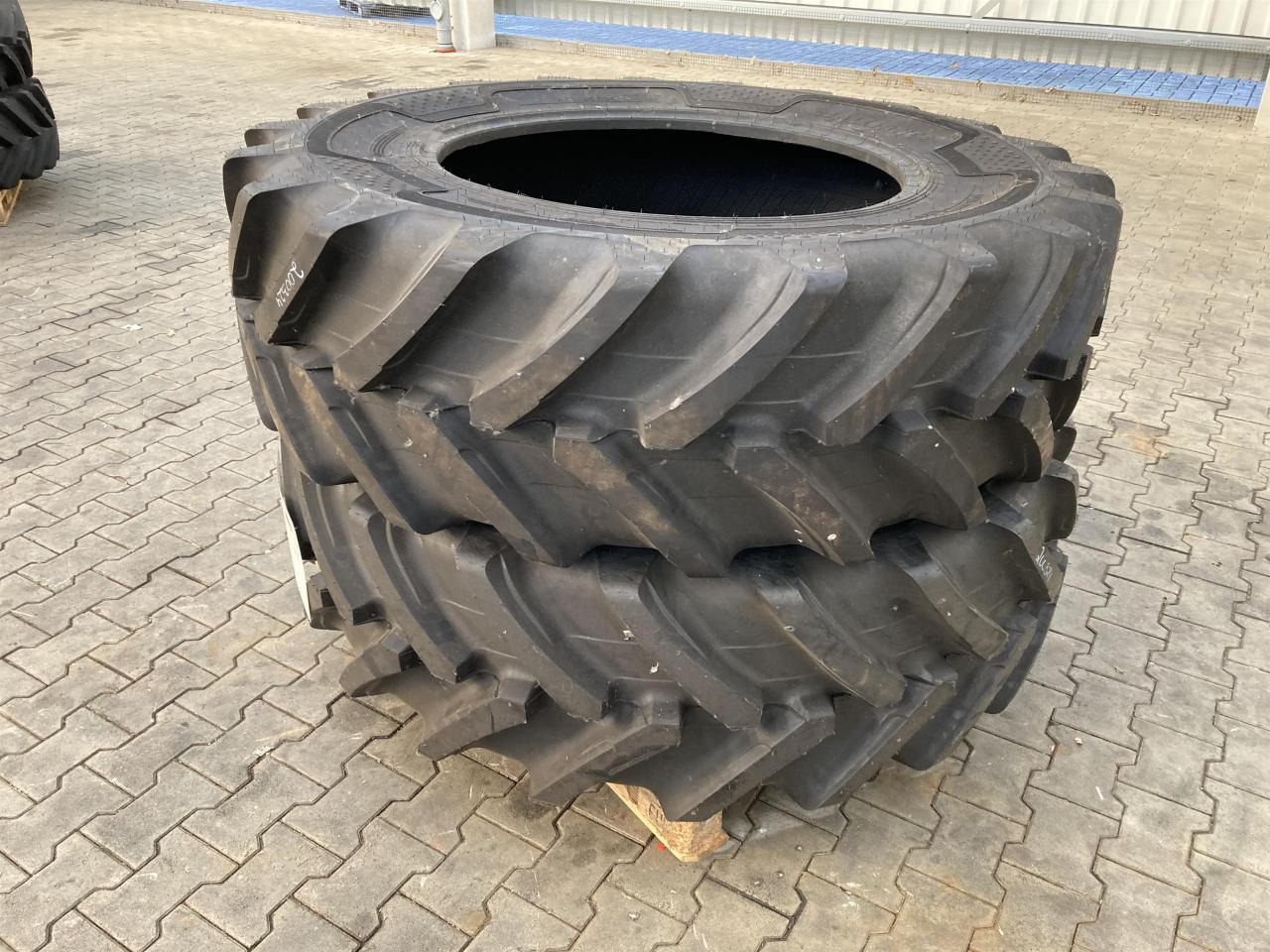 Alliance 460/85R34 - Neumático para Maquinaria agrícola: foto 1 Alliance 460/85R34 - Neumático para Maquinaria agrícola: foto 1