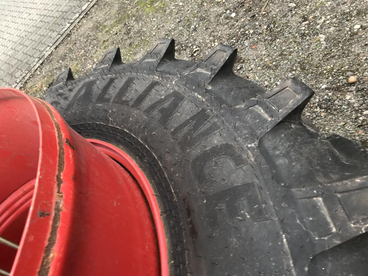 Alliance 710/75R42 - Neumático para Maquinaria agrícola: foto 4 Alliance 710/75R42 - Neumático para Maquinaria agrícola: foto 4