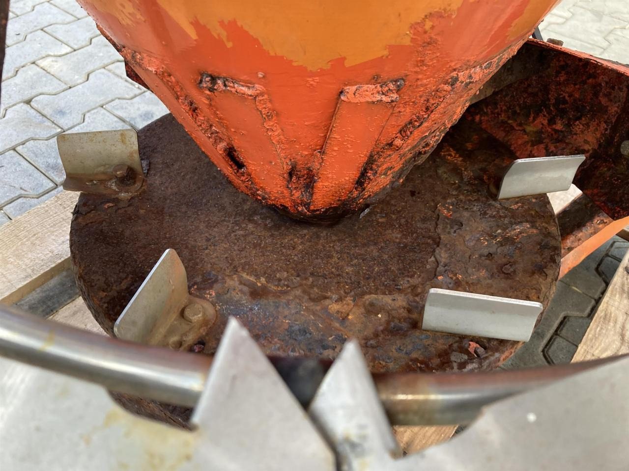 Amazone EK-S 260 - Esparcidor de fertilizantes: foto 4 Amazone EK-S 260 - Esparcidor de fertilizantes: foto 4