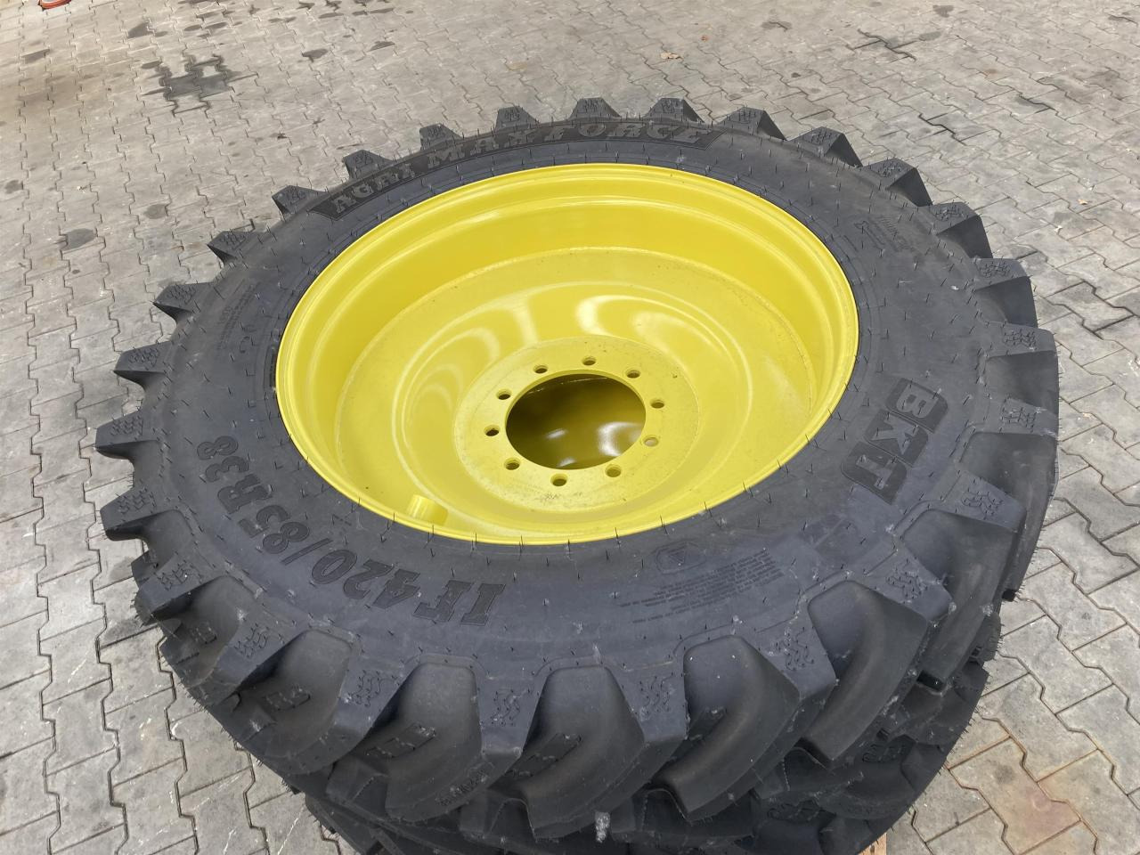 BKT 420/85R38 - Neumático para Maquinaria agrícola: foto 3 BKT 420/85R38 - Neumático para Maquinaria agrícola: foto 3