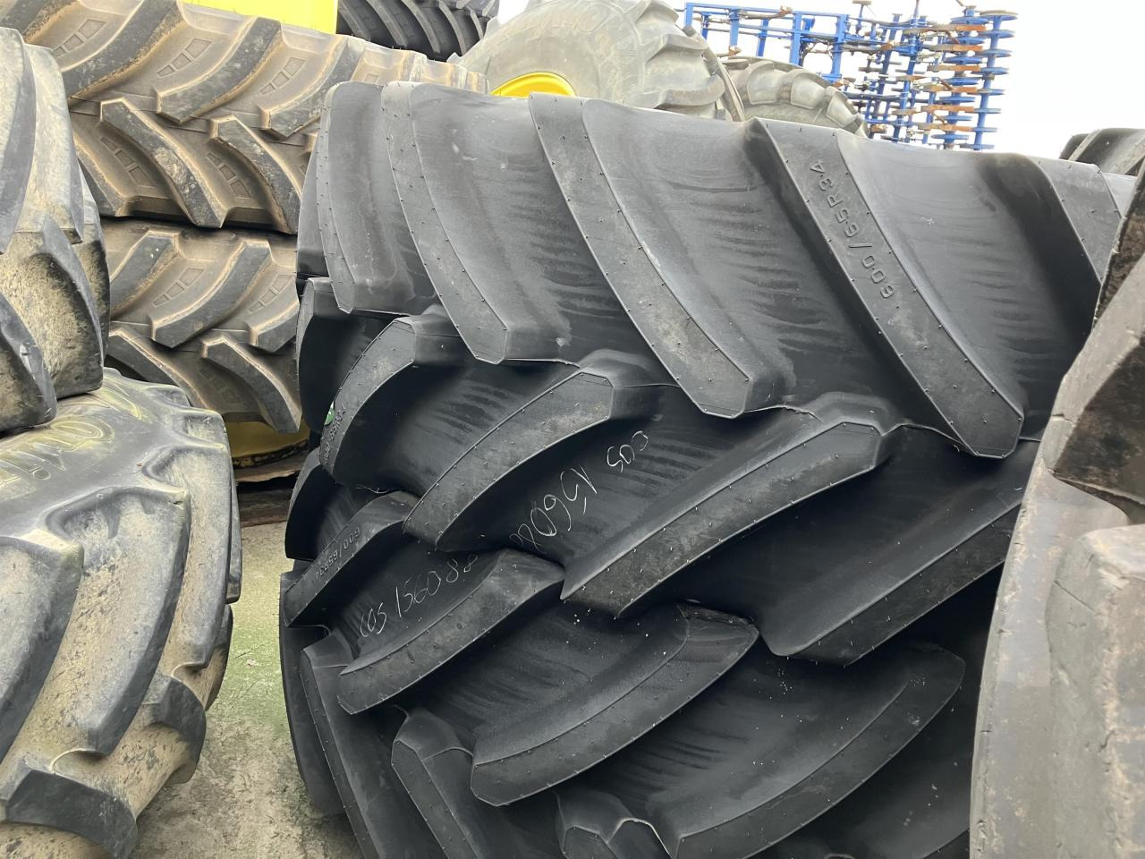 Bridgestone 600/65R34 - Neumático para Maquinaria agrícola: foto 2 Bridgestone 600/65R34 - Neumático para Maquinaria agrícola: foto 2