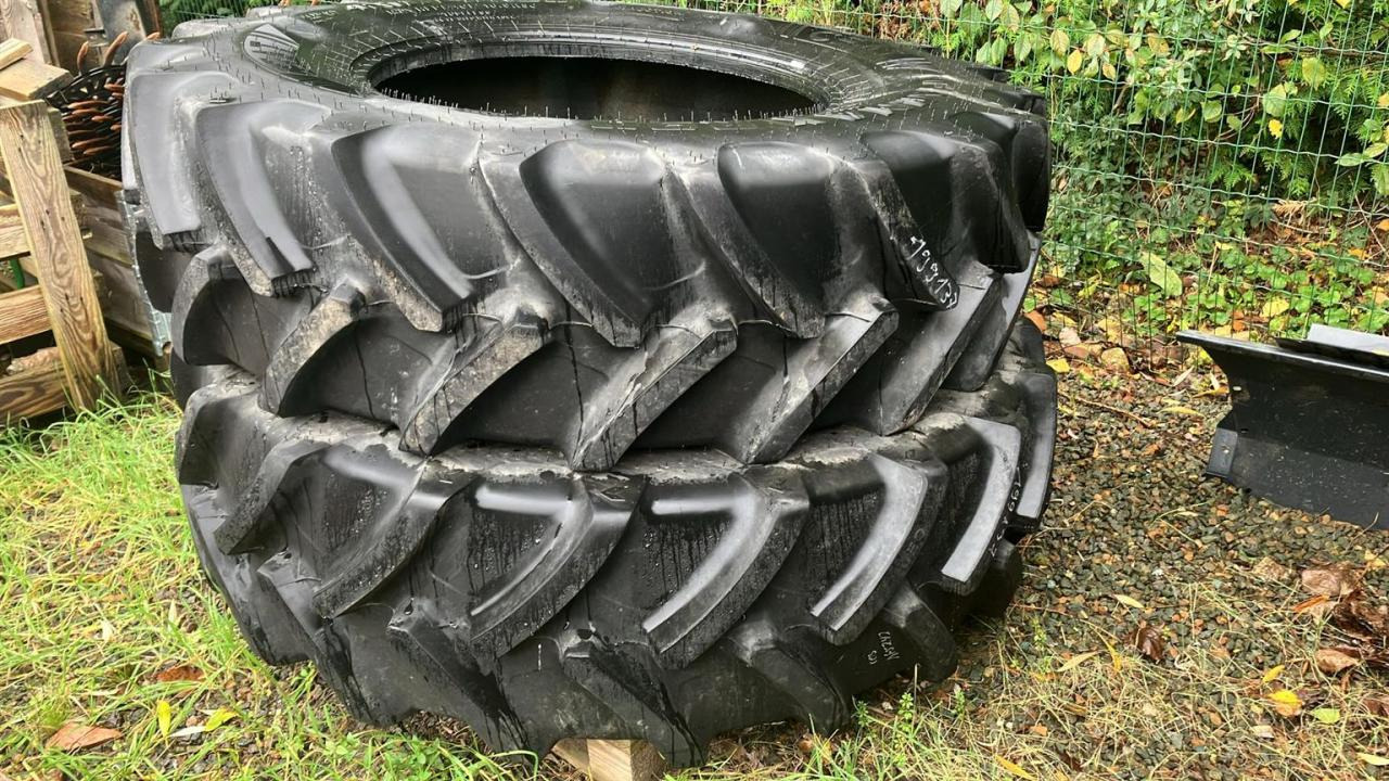 CEAT 420/90R30 - Neumático para Maquinaria agrícola: foto 1 CEAT 420/90R30 - Neumático para Maquinaria agrícola: foto 1