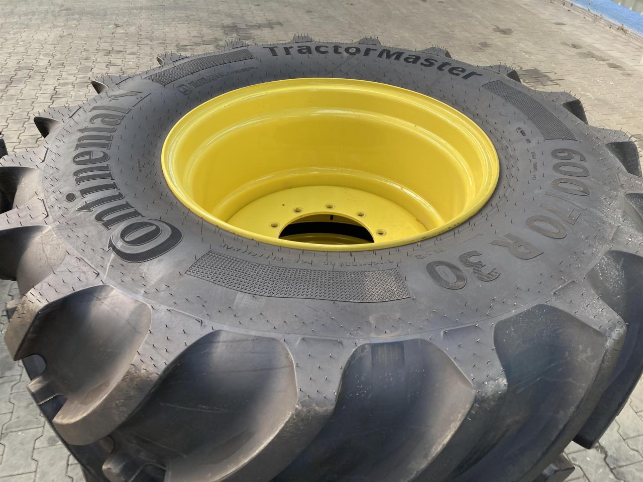Continental 600/70R30 - Neumático para Maquinaria agrícola: foto 3 Continental 600/70R30 - Neumático para Maquinaria agrícola: foto 3