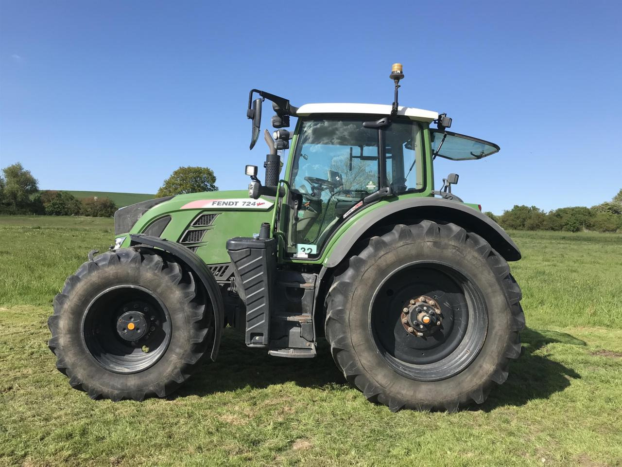 Fendt 724 Vario Profi Plus - Tractor: foto 1 Fendt 724 Vario Profi Plus - Tractor: foto 1