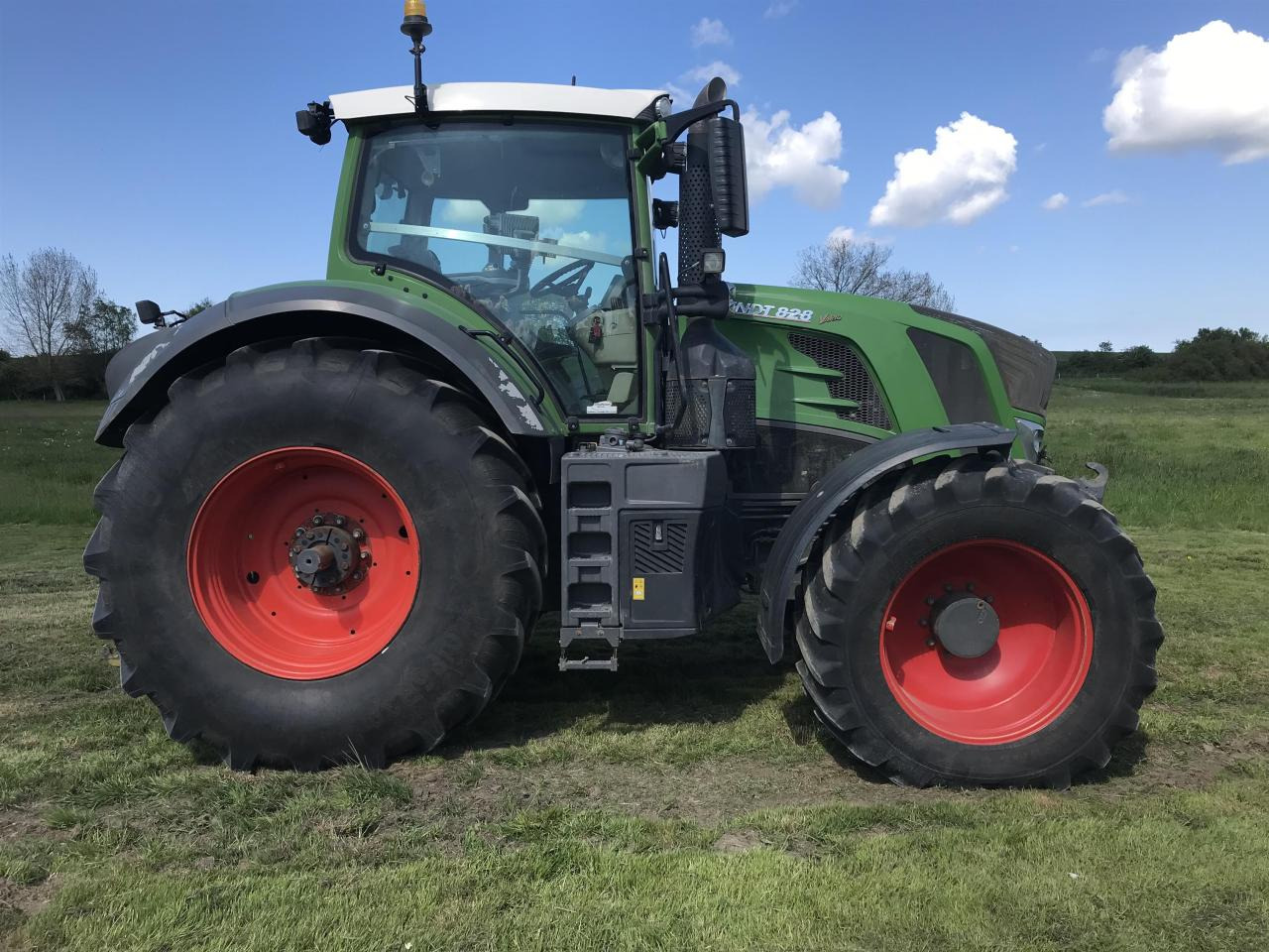 Fendt 828 Vario - Tractor: foto 2 Fendt 828 Vario - Tractor: foto 2