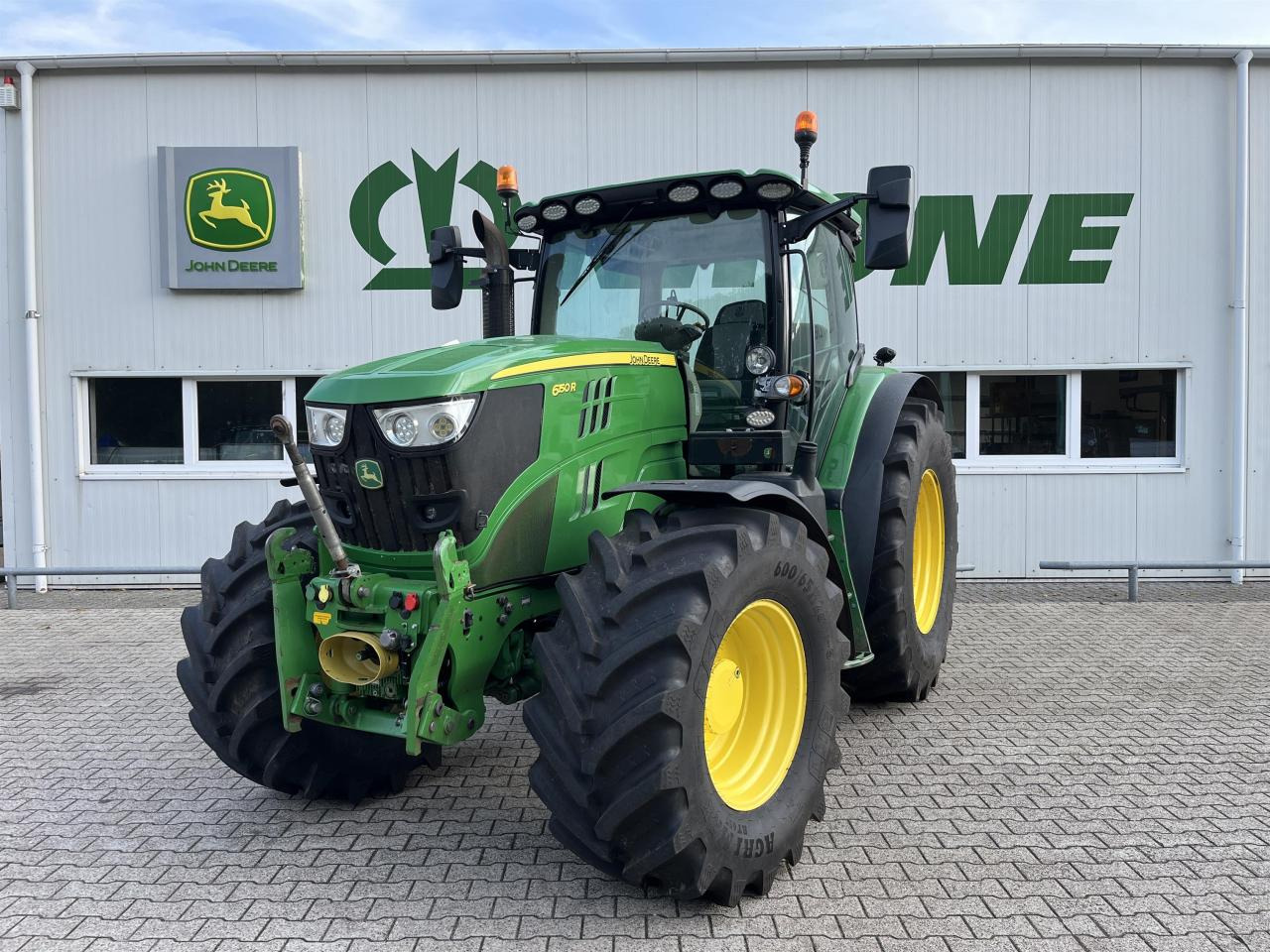 John Deere 6150R - Tractor: foto 1 John Deere 6150R - Tractor: foto 1