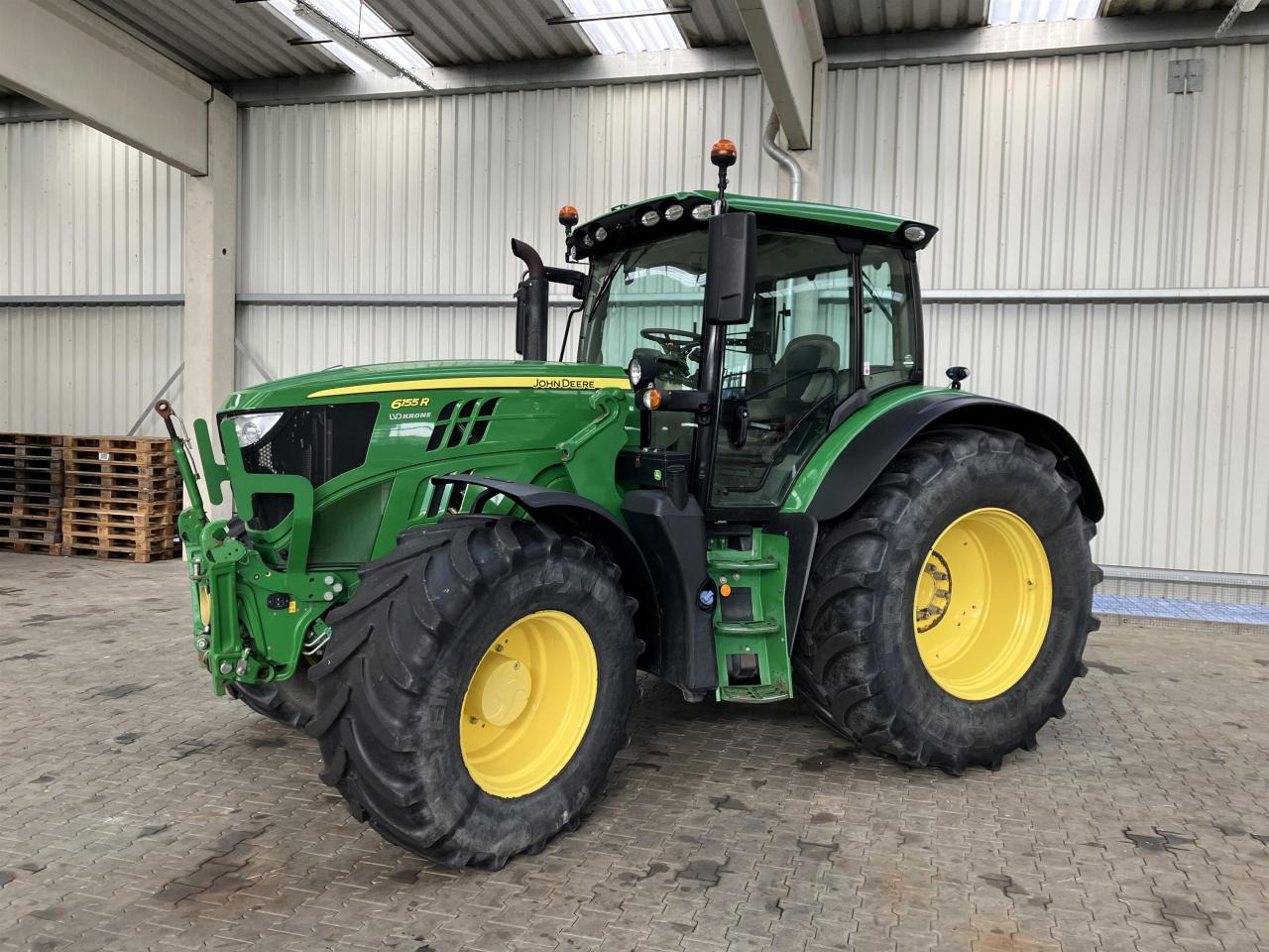 John Deere 6155R - Tractor: foto 1 John Deere 6155R - Tractor: foto 1