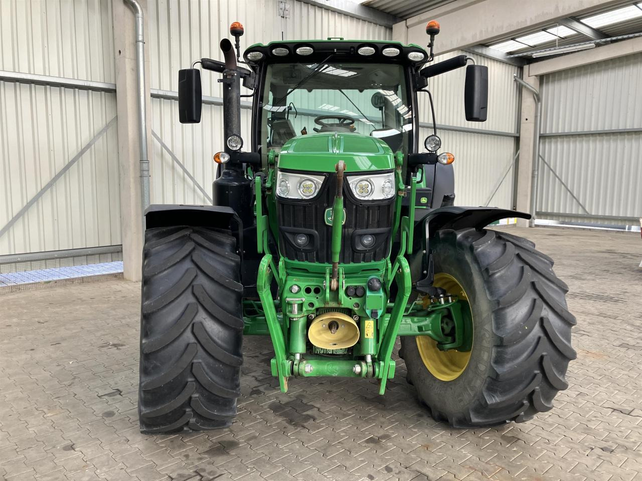John Deere 6155R - Tractor: foto 3 John Deere 6155R - Tractor: foto 3