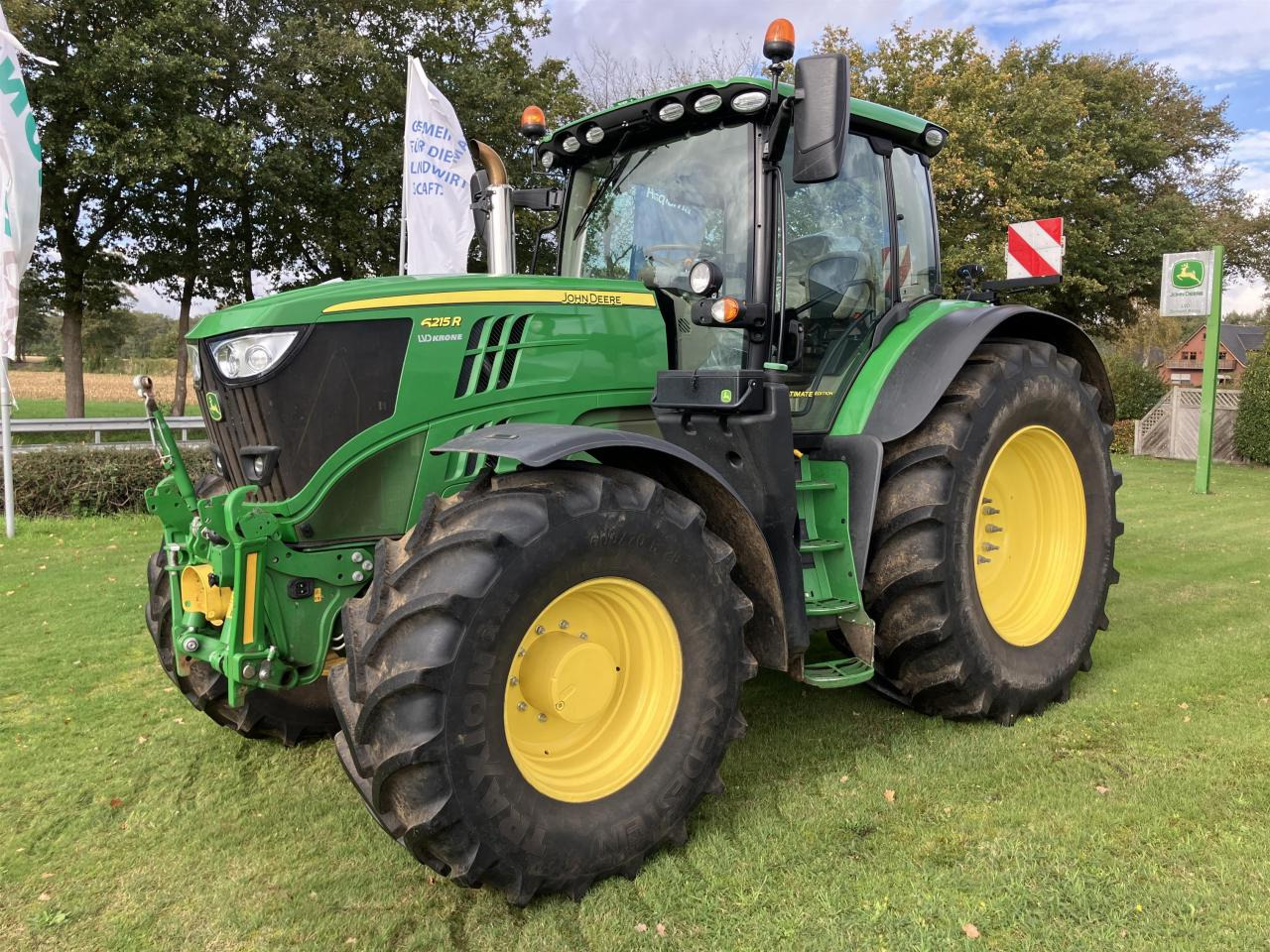 John Deere 6215R - Tractor: foto 1 John Deere 6215R - Tractor: foto 1