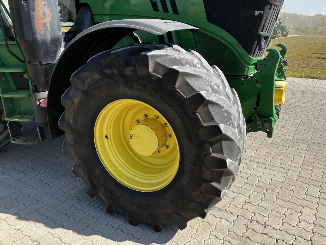 Tractor John Deere 6215R: foto 12