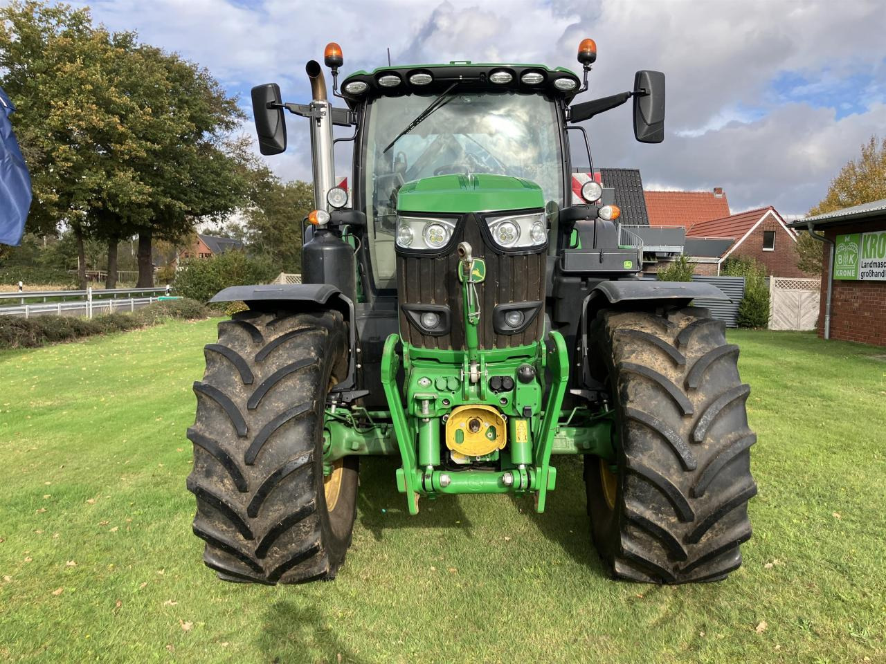 John Deere 6215R - Tractor: foto 2 John Deere 6215R - Tractor: foto 2