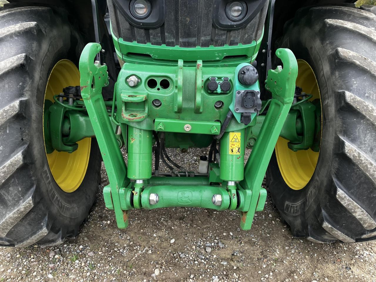John Deere 6230R - Tractor: foto 4 John Deere 6230R - Tractor: foto 4