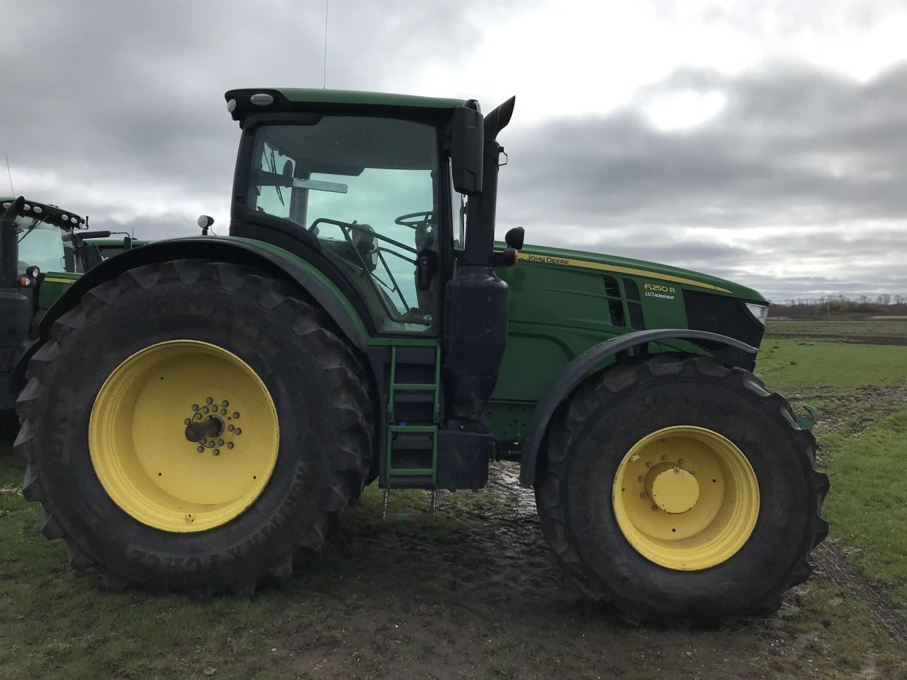 John Deere 6250R - Tractor: foto 2 John Deere 6250R - Tractor: foto 2