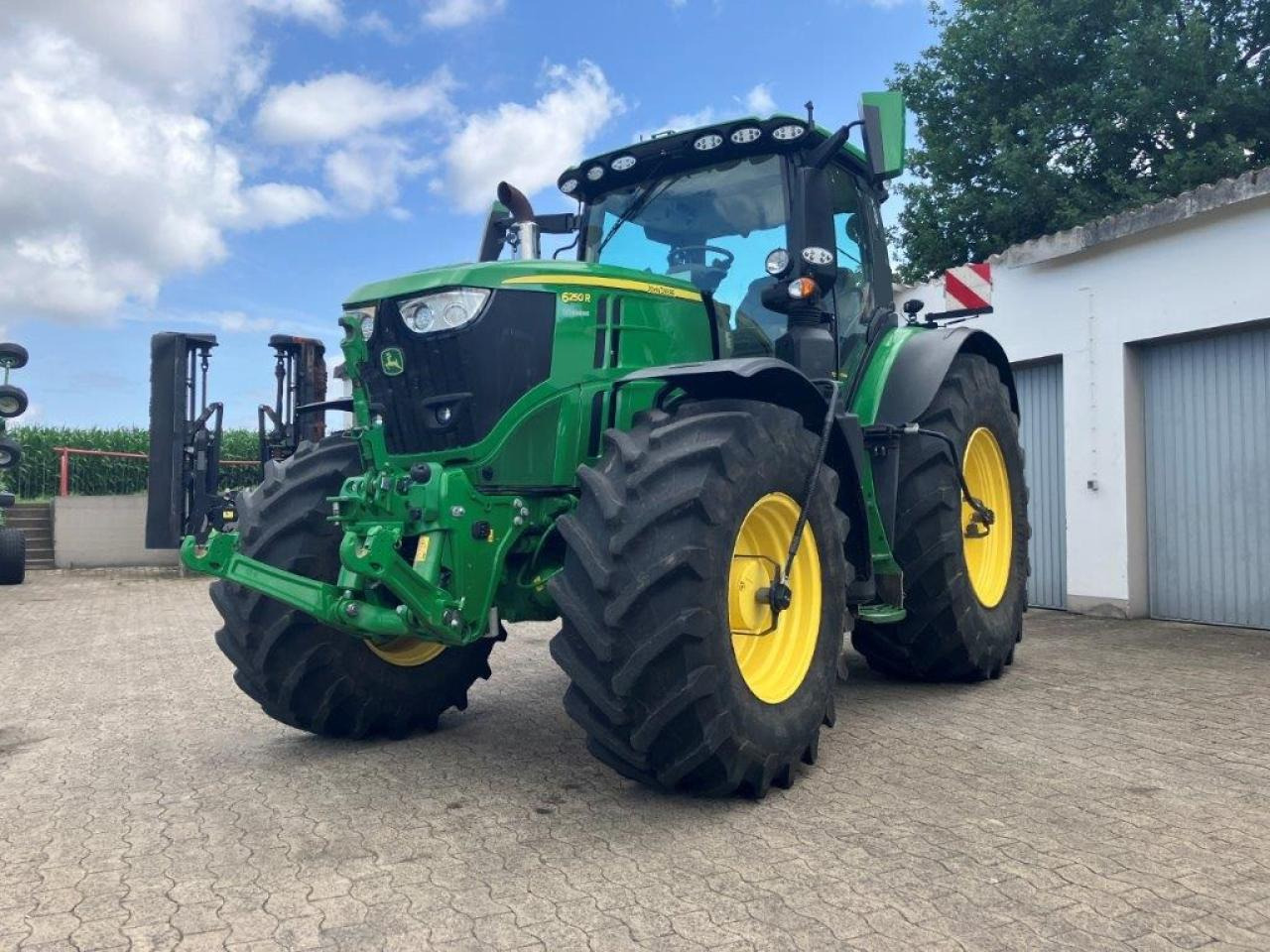 John Deere 6250R - Tractor: foto 1 John Deere 6250R - Tractor: foto 1