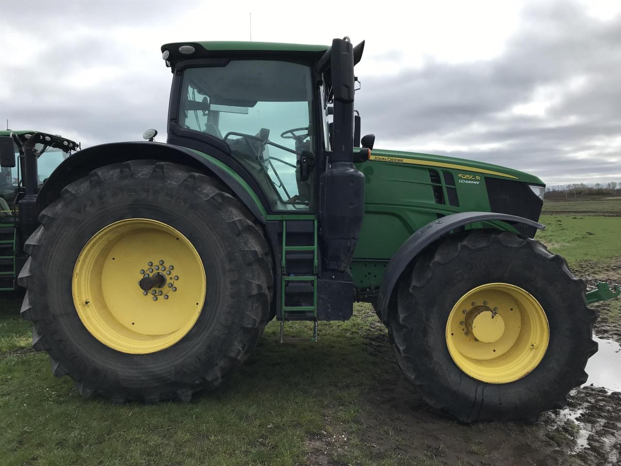 John Deere 6250R - Tractor: foto 2 John Deere 6250R - Tractor: foto 2
