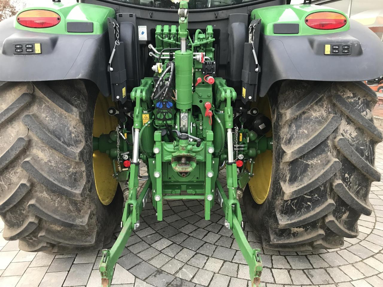 John Deere 6R 140 - Tractor: foto 5 John Deere 6R 140 - Tractor: foto 5