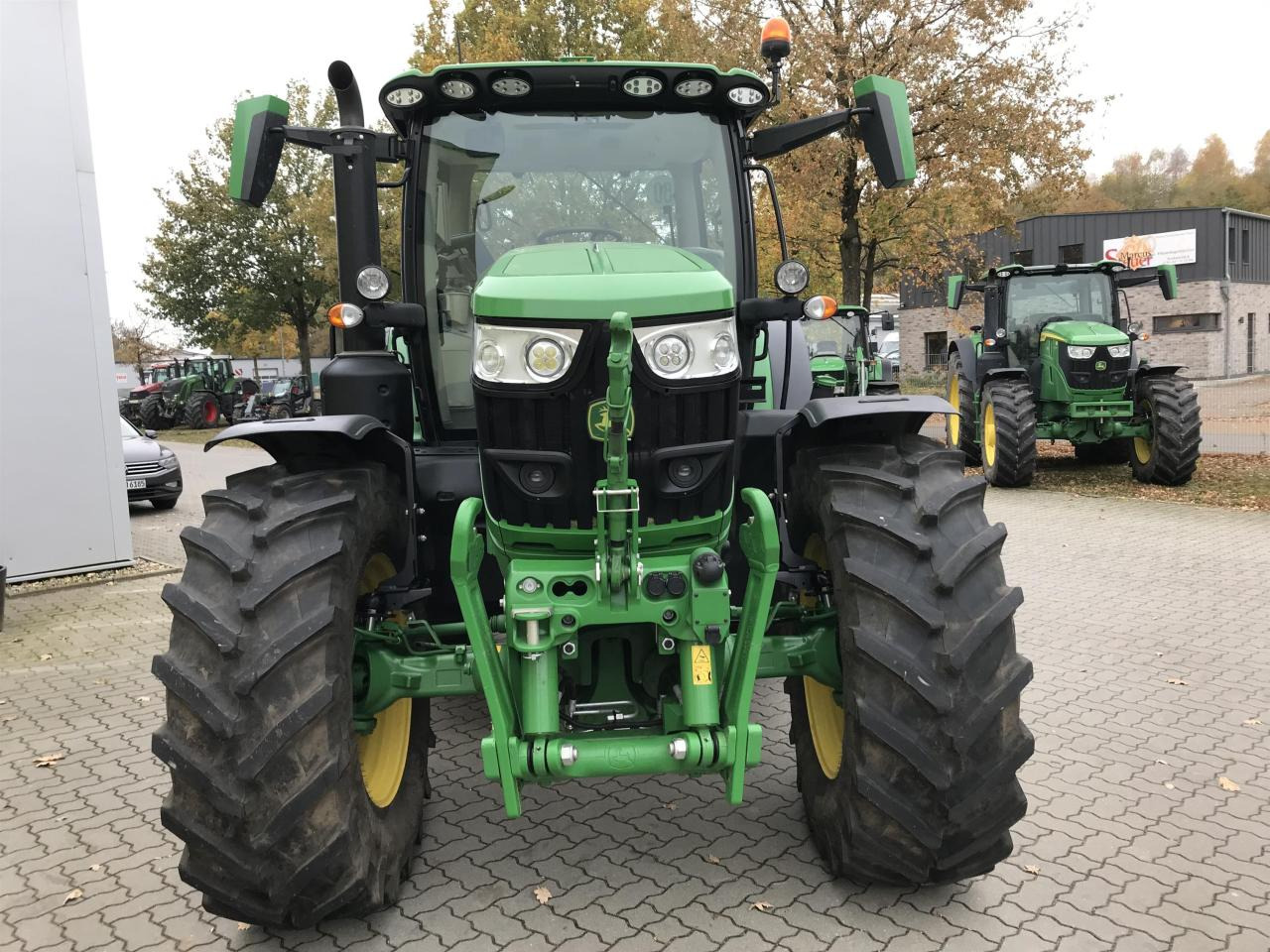 John Deere 6R 155 - Tractor: foto 3 John Deere 6R 155 - Tractor: foto 3