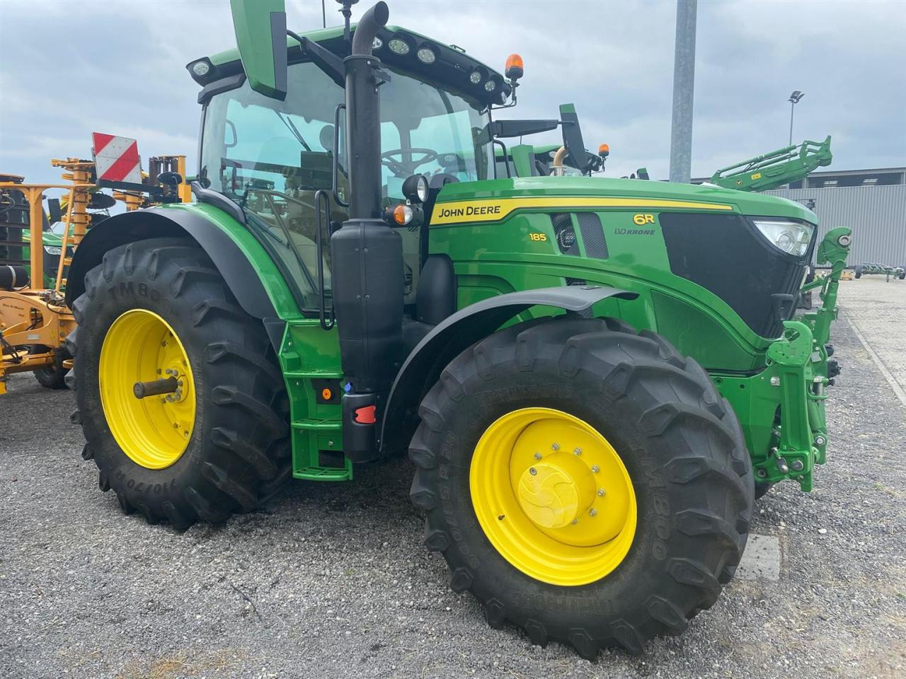 John Deere 6R 185 - Tractor: foto 3 John Deere 6R 185 - Tractor: foto 3