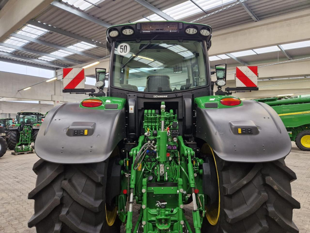 John Deere 6R 250 - Tractor: foto 5 John Deere 6R 250 - Tractor: foto 5