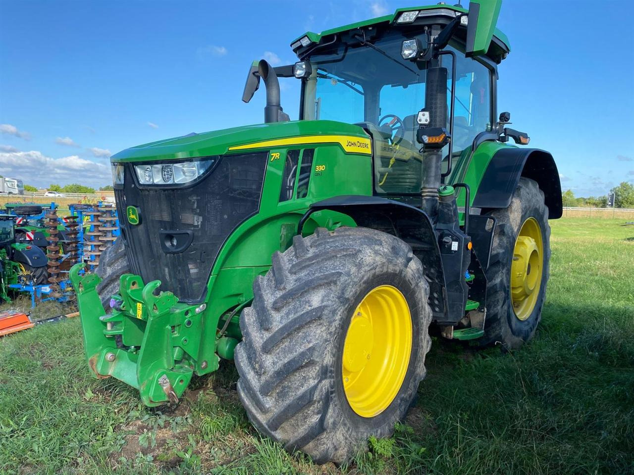 John Deere 7R 330 - Tractor: foto 1 John Deere 7R 330 - Tractor: foto 1