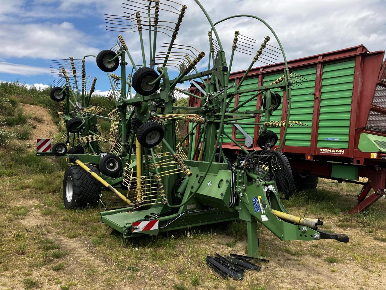 Krone Swadro 1400 Plus - Henificadora: foto 1 Krone Swadro 1400 Plus - Henificadora: foto 1