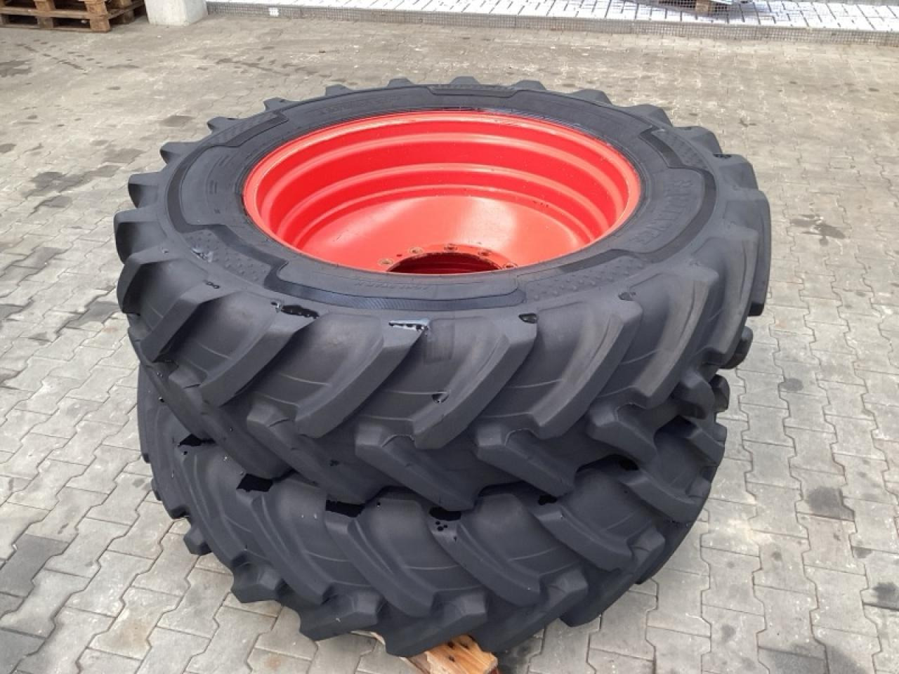 / UNBEKANNT 420R38 & 20.8R46 - Neumático para Maquinaria agrícola: foto 1 / UNBEKANNT 420R38 & 20.8R46 - Neumático para Maquinaria agrícola: foto 1