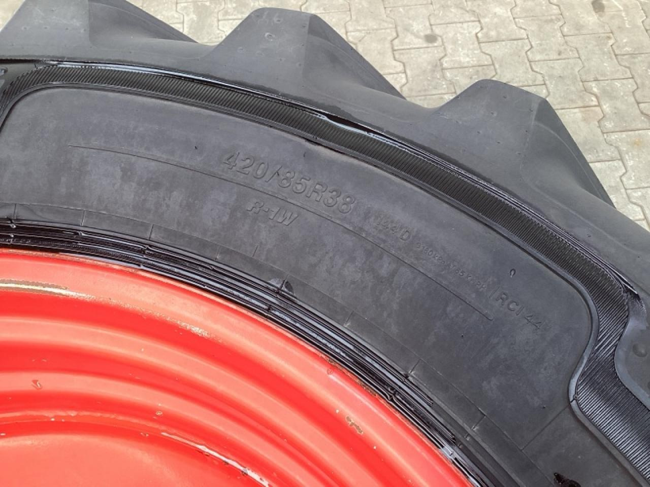 / UNBEKANNT 420R38 & 20.8R46 - Neumático para Maquinaria agrícola: foto 2 / UNBEKANNT 420R38 & 20.8R46 - Neumático para Maquinaria agrícola: foto 2