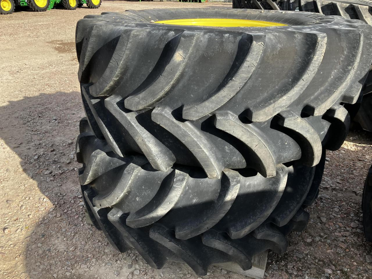 Vredestein 600/70R30 - Neumático para Maquinaria agrícola: foto 1 Vredestein 600/70R30 - Neumático para Maquinaria agrícola: foto 1