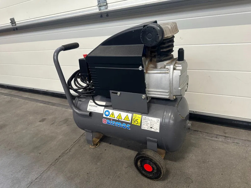 Airmec Fiac BXA 25200 Elektrische Zuigercompressor 2 PK 150 L / min 8 Bar - Compresor de aire: foto 4 Airmec Fiac BXA 25200 Elektrische Zuigercompressor 2 PK 150 L / min 8 Bar - Compresor de aire: foto 4