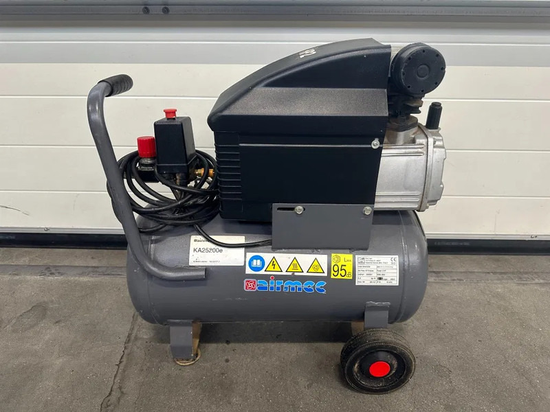 Airmec Fiac BXA 25200 Elektrische Zuigercompressor 2 PK 150 L / min 8 Bar - Compresor de aire: foto 1 Airmec Fiac BXA 25200 Elektrische Zuigercompressor 2 PK 150 L / min 8 Bar - Compresor de aire: foto 1