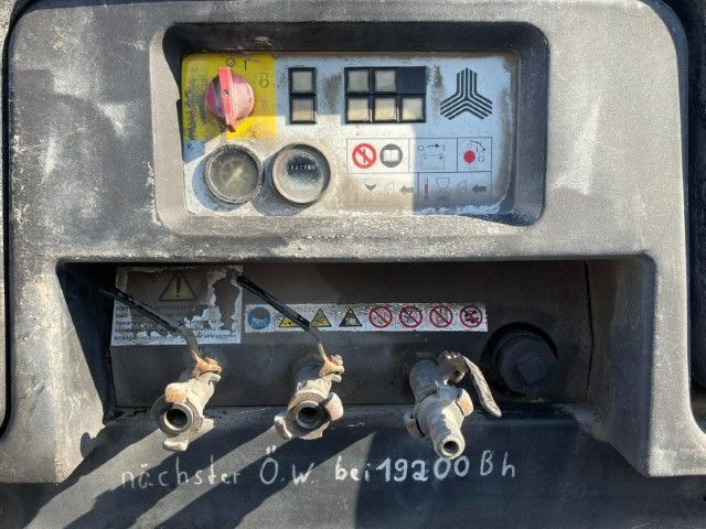 Compair C62HS Deutz 6.2 m3 / min Silent Diesel Schroefcompressor - Compresor de aire: foto 4 Compair C62HS Deutz 6.2 m3 / min Silent Diesel Schroefcompressor - Compresor de aire: foto 4