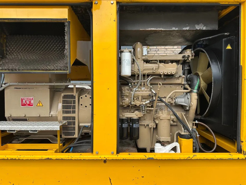 DAF DHT 825 Stamford 125 kVA Silent Noodstroom generatorset - Generador industriale: foto 2 DAF DHT 825 Stamford 125 kVA Silent Noodstroom generatorset - Generador industriale: foto 2