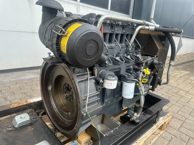 Deutz F4M 2011 Diesel motor 30 kW 39 PK bij 1500 rpm as New ! - Motor para Equipo de manutención: foto 2 Deutz F4M 2011 Diesel motor 30 kW 39 PK bij 1500 rpm as New ! - Motor para Equipo de manutención: foto 2