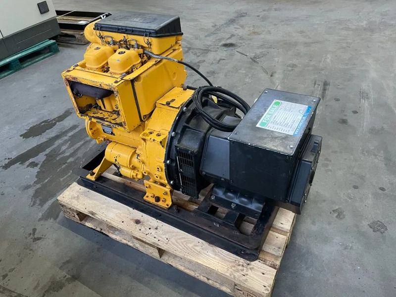 Hatz 2M40H Stamford 25 kVA generatorset - Generador industriale: foto 4 Hatz 2M40H Stamford 25 kVA generatorset - Generador industriale: foto 4