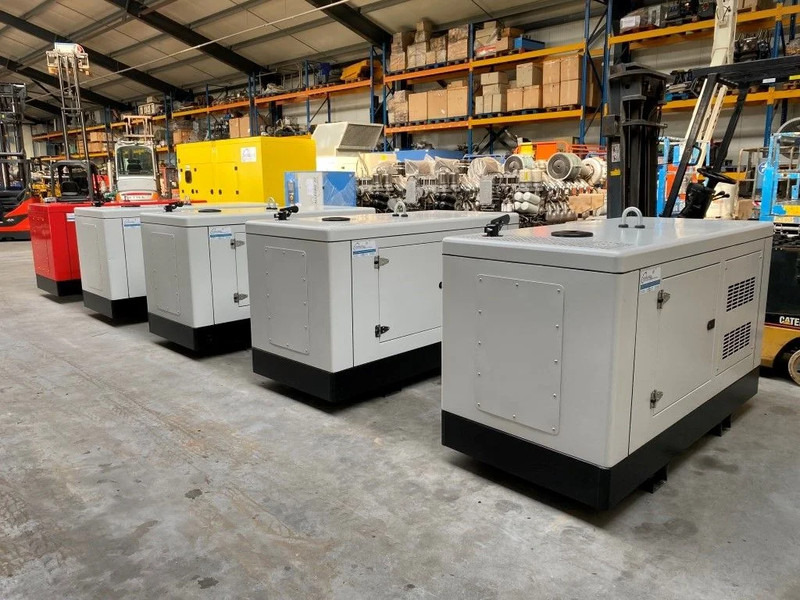 Himoinsa HYW-17 Yanmar Stamford 19 kVA Supersilent Stage 5 Generatorset Nieuw ! - Generador industriale: foto 2 Himoinsa HYW-17 Yanmar Stamford 19 kVA Supersilent Stage 5 Generatorset Nieuw ! - Generador industriale: foto 2