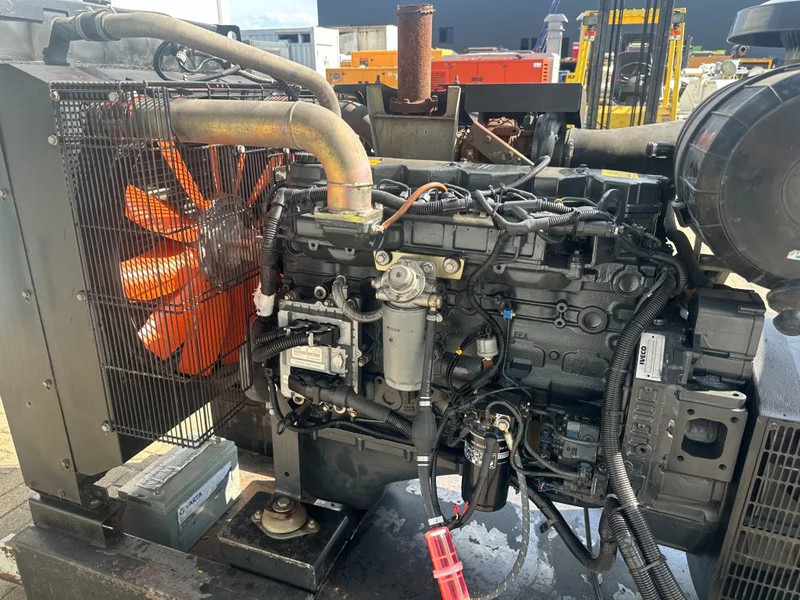 Himoinsa Iveco NEF 60 TE2 Stamford 200 kVA generatorset - Generador industriale: foto 4 Himoinsa Iveco NEF 60 TE2 Stamford 200 kVA generatorset - Generador industriale: foto 4