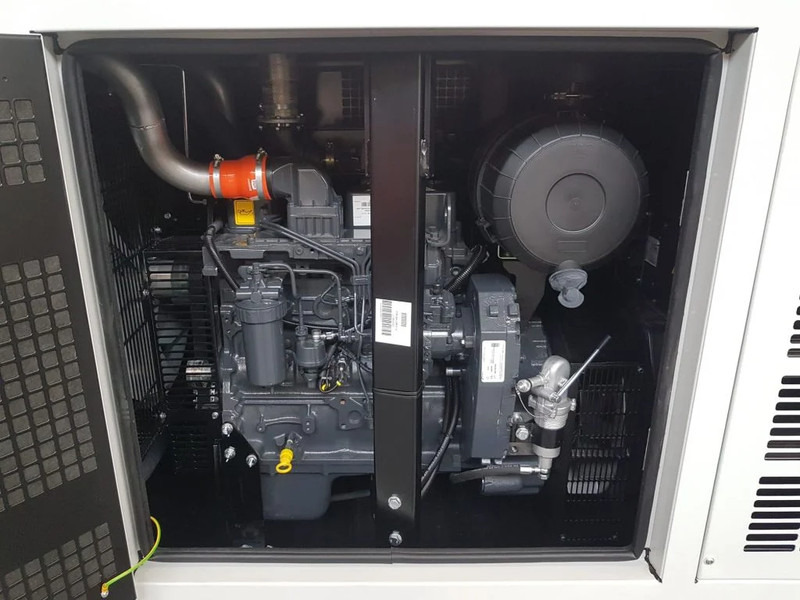 Himoinsa Iveco Stamford 120 kVA Supersilent Rental generatorset New ! - Generador industriale: foto 3 Himoinsa Iveco Stamford 120 kVA Supersilent Rental generatorset New ! - Generador industriale: foto 3