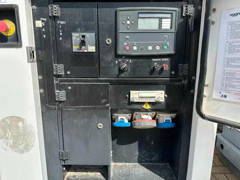 Iveco FPT F32 AM1A Leroy Somer 32 kVA Silent generatorset 129 hours ! - Generador industriale: foto 3 Iveco FPT F32 AM1A Leroy Somer 32 kVA Silent generatorset 129 hours ! - Generador industriale: foto 3