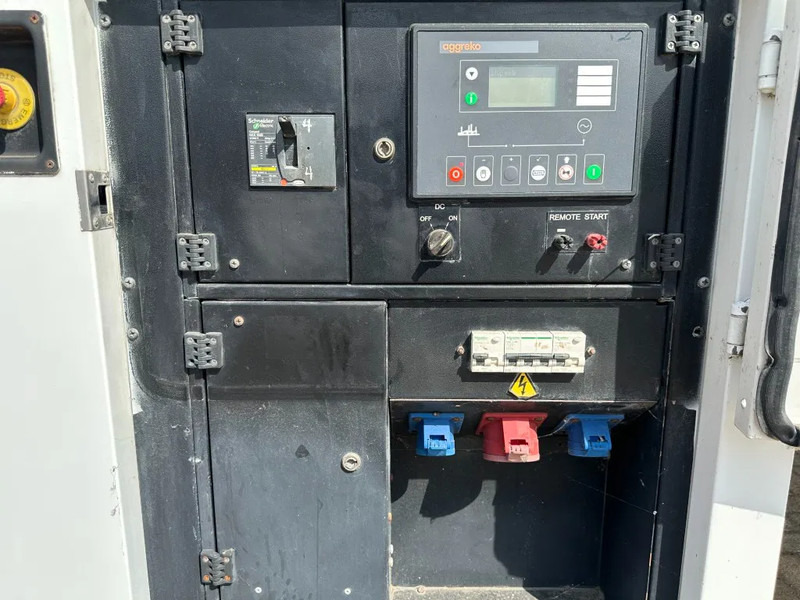 Iveco FPT F32 AM1A Leroy Somer 32 kVA Silent generatorset 216 hours ! - Generador industriale: foto 2 Iveco FPT F32 AM1A Leroy Somer 32 kVA Silent generatorset 216 hours ! - Generador industriale: foto 2