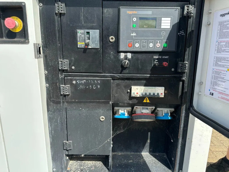 Iveco FPT F32 AM1A Leroy Somer 32 kVA Silent generatorset 239 hours ! - Generador industriale: foto 3 Iveco FPT F32 AM1A Leroy Somer 32 kVA Silent generatorset 239 hours ! - Generador industriale: foto 3