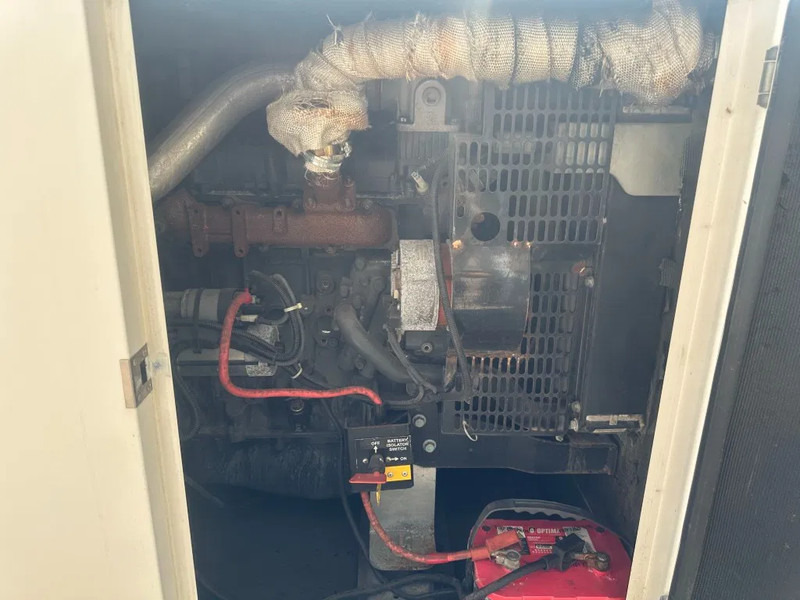 Iveco FPT F32 AM1A Leroy Somer 32 kVA Silent generatorset 251 hours ! - Generador industriale: foto 4 Iveco FPT F32 AM1A Leroy Somer 32 kVA Silent generatorset 251 hours ! - Generador industriale: foto 4