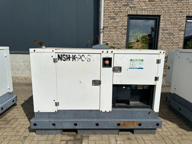 Iveco FPT F32 AM1A Leroy Somer 32 kVA Silent generatorset 39 hours ! - Generador industriale: foto 1 Iveco FPT F32 AM1A Leroy Somer 32 kVA Silent generatorset 39 hours ! - Generador industriale: foto 1