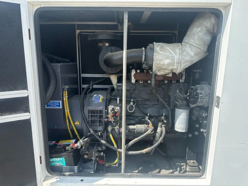 Iveco FPT NEF45 SM1A.A004 Stamford 60 kVA Silent Rental generatorset - Generador industriale: foto 3 Iveco FPT NEF45 SM1A.A004 Stamford 60 kVA Silent Rental generatorset - Generador industriale: foto 3