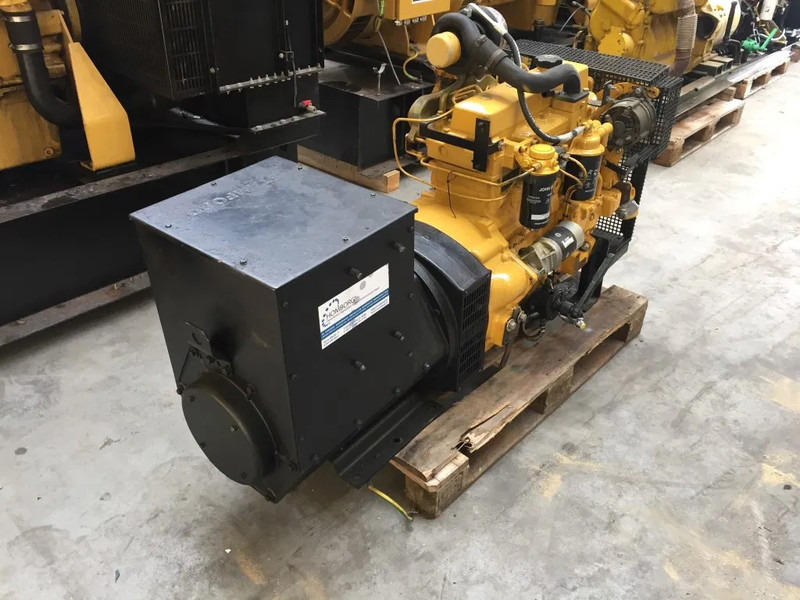 John Deere 4045 TFU 70 Stamford 65 kVA generatorset - Generador industriale: foto 2 John Deere 4045 TFU 70 Stamford 65 kVA generatorset - Generador industriale: foto 2