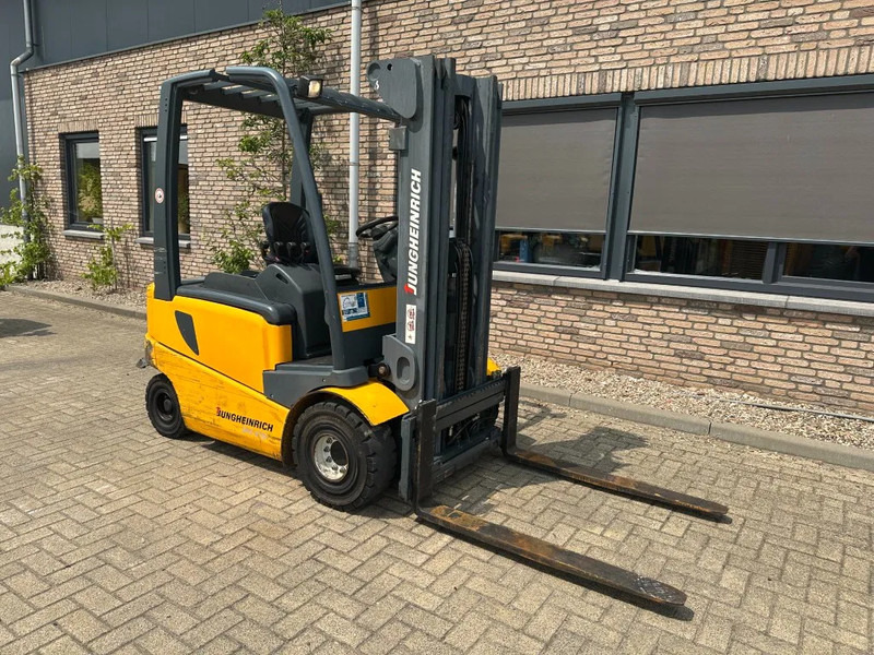 Jungheinrich EFG 425 k-470DZ/SP 2.5 ton Triplex Freelift Sideshift Elektra Heftruck Accu 2016 - Carretilla elevadora eléctrica: foto 3 Jungheinrich EFG 425 k-470DZ/SP 2.5 ton Triplex Freelift Sideshift Elektra Heftruck Accu 2016 - Carretilla elevadora eléctrica: foto 3