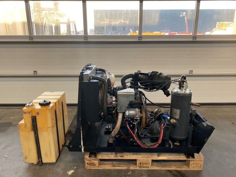 Kubota D1105 Sullair 15.5 kW 7 bar diesel schroefcompressor - Compresor de aire: foto 1 Kubota D1105 Sullair 15.5 kW 7 bar diesel schroefcompressor - Compresor de aire: foto 1