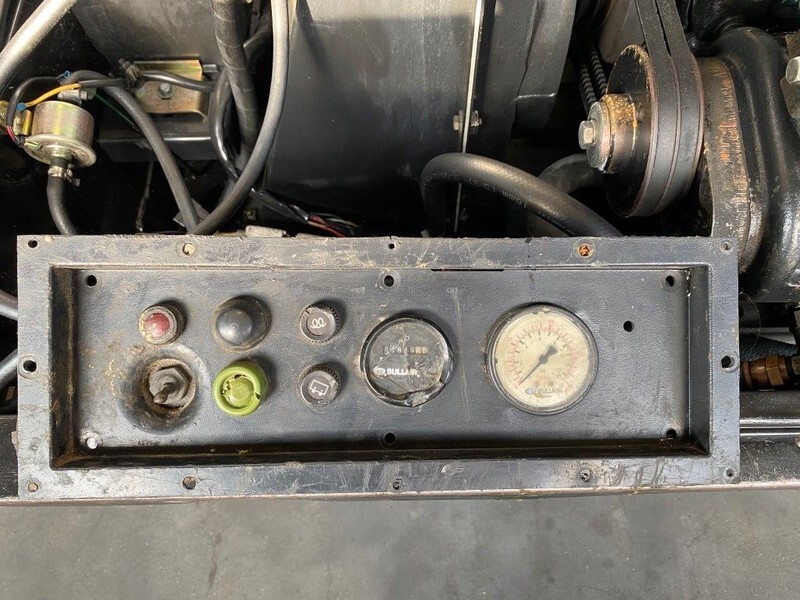 Kubota D1105 Sullair 15.5 kW 7 bar diesel schroefcompressor met nakoeler - Compresor de aire: foto 5 Kubota D1105 Sullair 15.5 kW 7 bar diesel schroefcompressor met nakoeler - Compresor de aire: foto 5