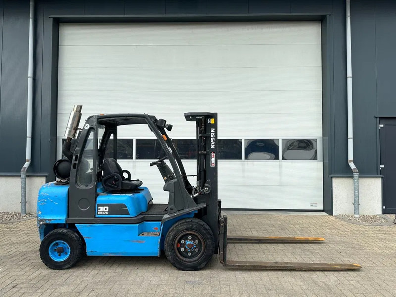 Nissan UGD02A30P0 3 ton Triplex Freelift LPG Heftruck - Carretilla elevadora de gas: foto 3 Nissan UGD02A30P0 3 ton Triplex Freelift LPG Heftruck - Carretilla elevadora de gas: foto 3